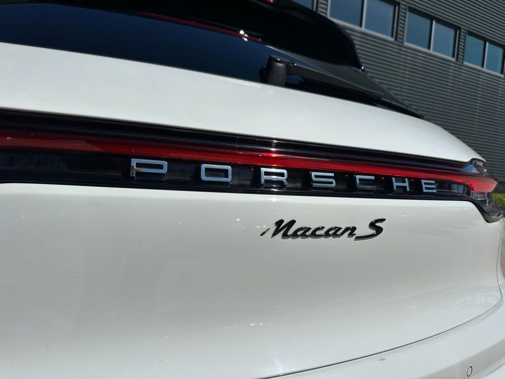 Certified 2023 Porsche Macan S image 14