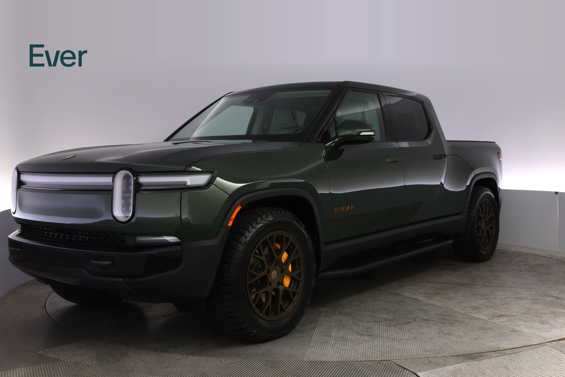 Used 2025 Rivian R1T Premium Tri AWD/4WD image 2