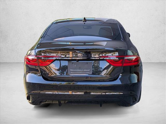 Used 2022 Jaguar XF SE image 6