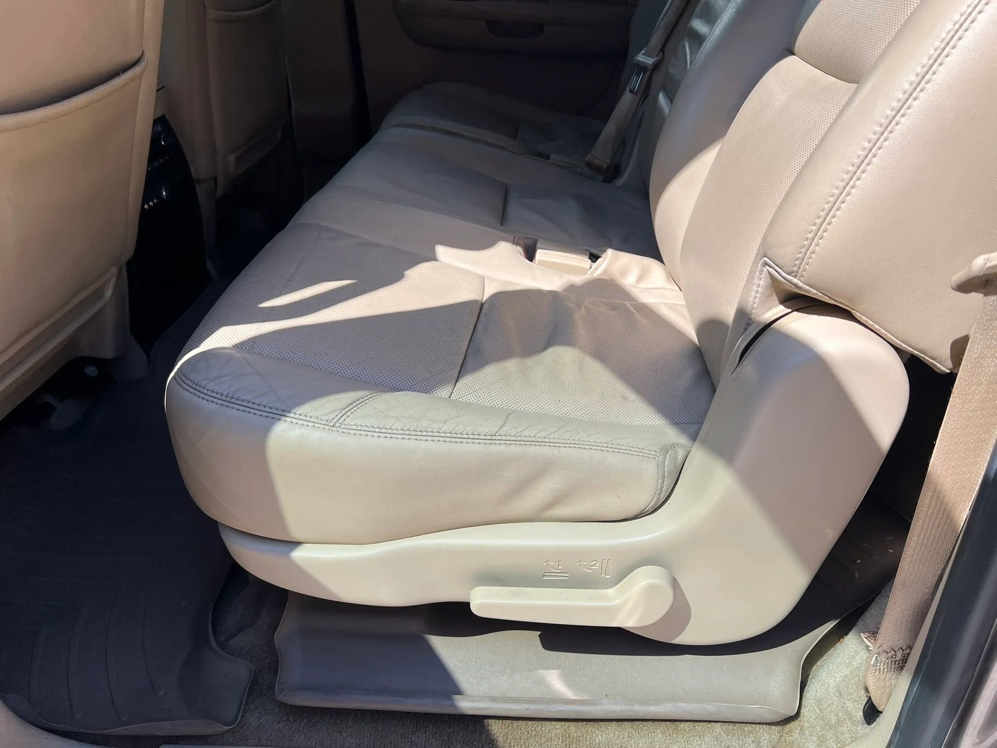 Used 2014 Cadillac Escalade ESV Luxury AWD/4WD image 12