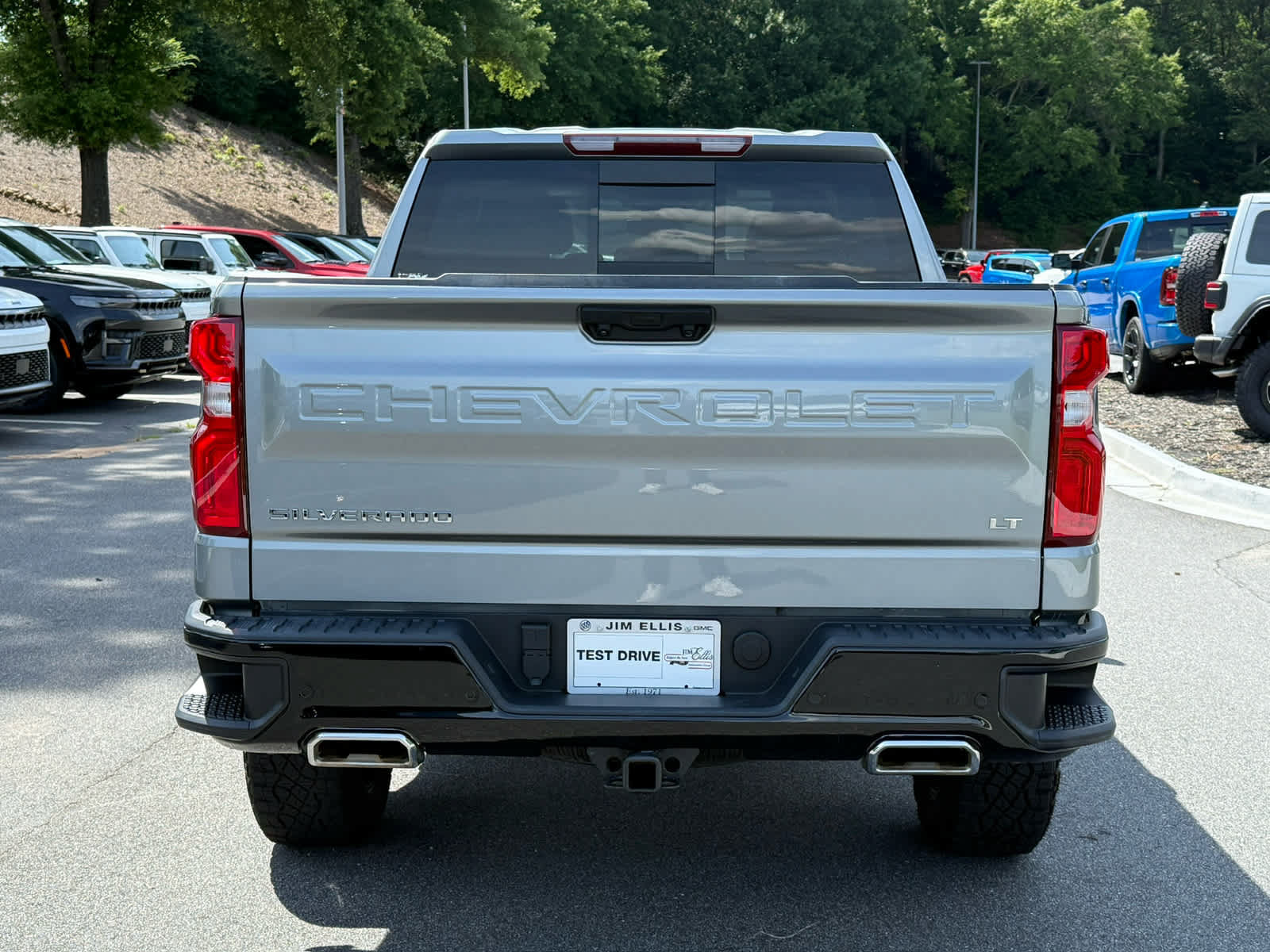 Used 2024 Chevrolet Silverado 1500 LT Trail Boss w/ LT Trail Boss Premium Package AWD/4WD image 4