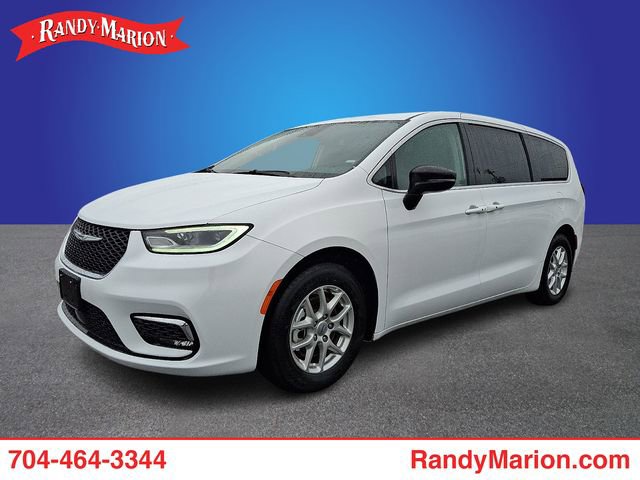 Used 2024 Chrysler Pacifica Touring-L image 1