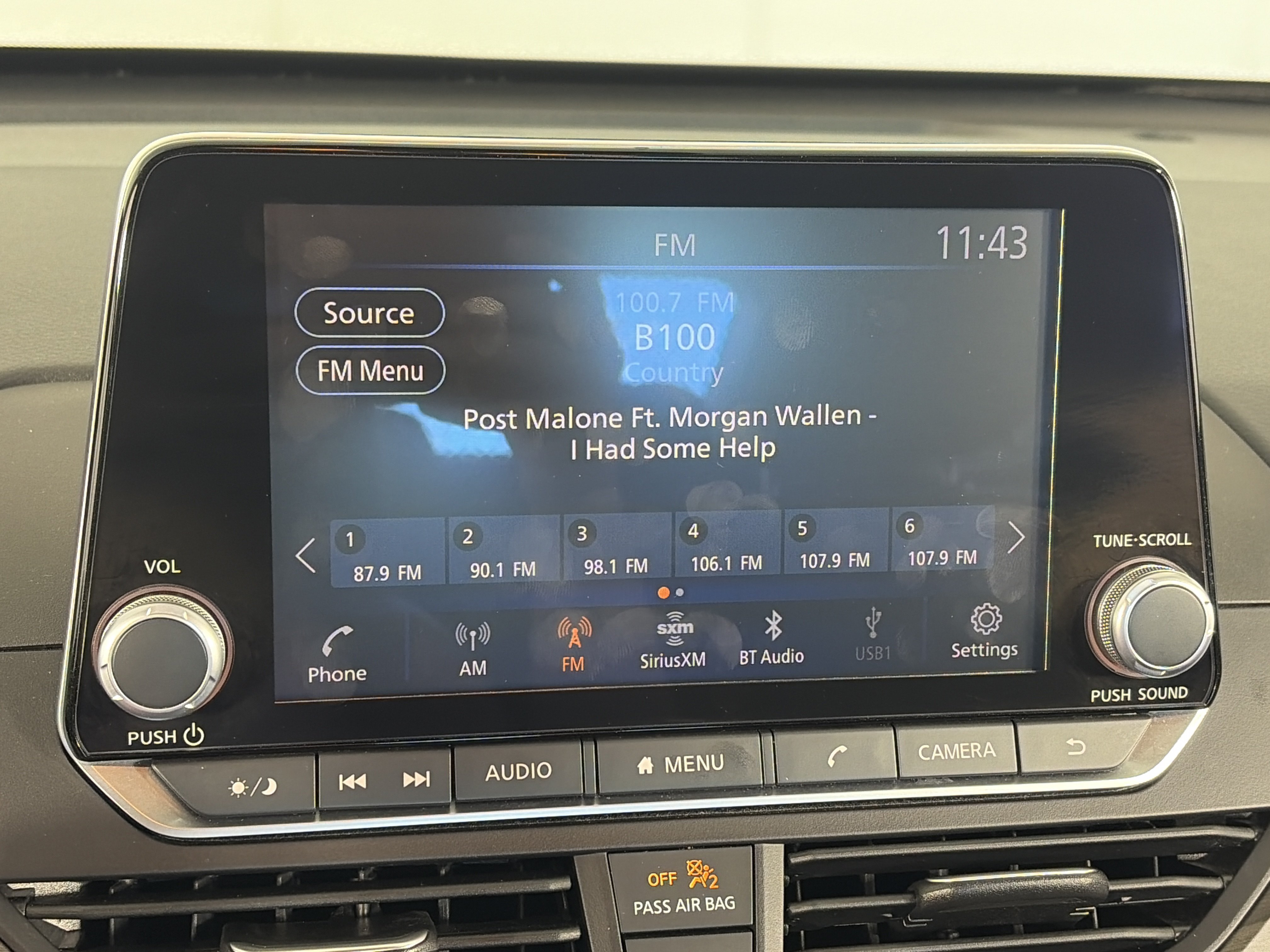 Used 2025 Nissan Altima 2.5 SV AWD/4WD image 18