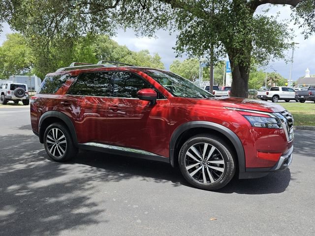 Used 2025 Nissan Pathfinder Platinum AWD/4WD image 7