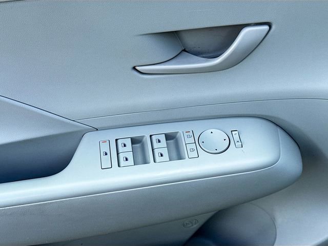 Used 2024 Hyundai Kona SEL image 17