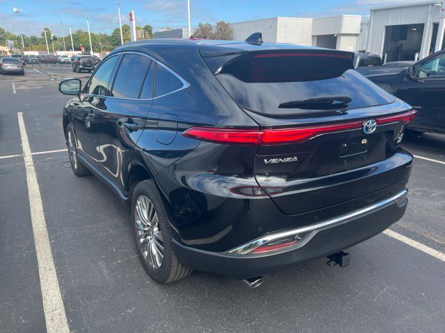 Certified 2021 Toyota Venza XLE w/ Softex Package AWD/4WD image 9