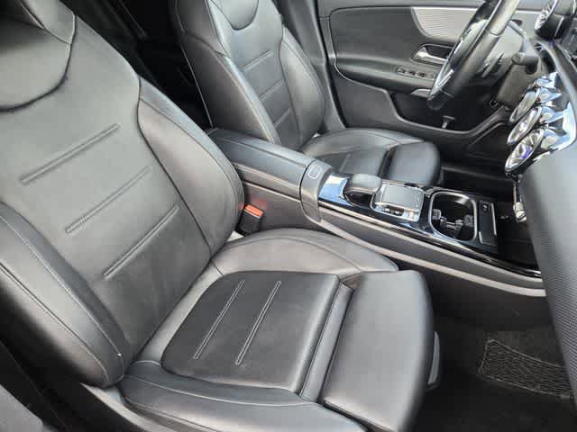 Used 2020 Mercedes-Benz CLA 250 image 14