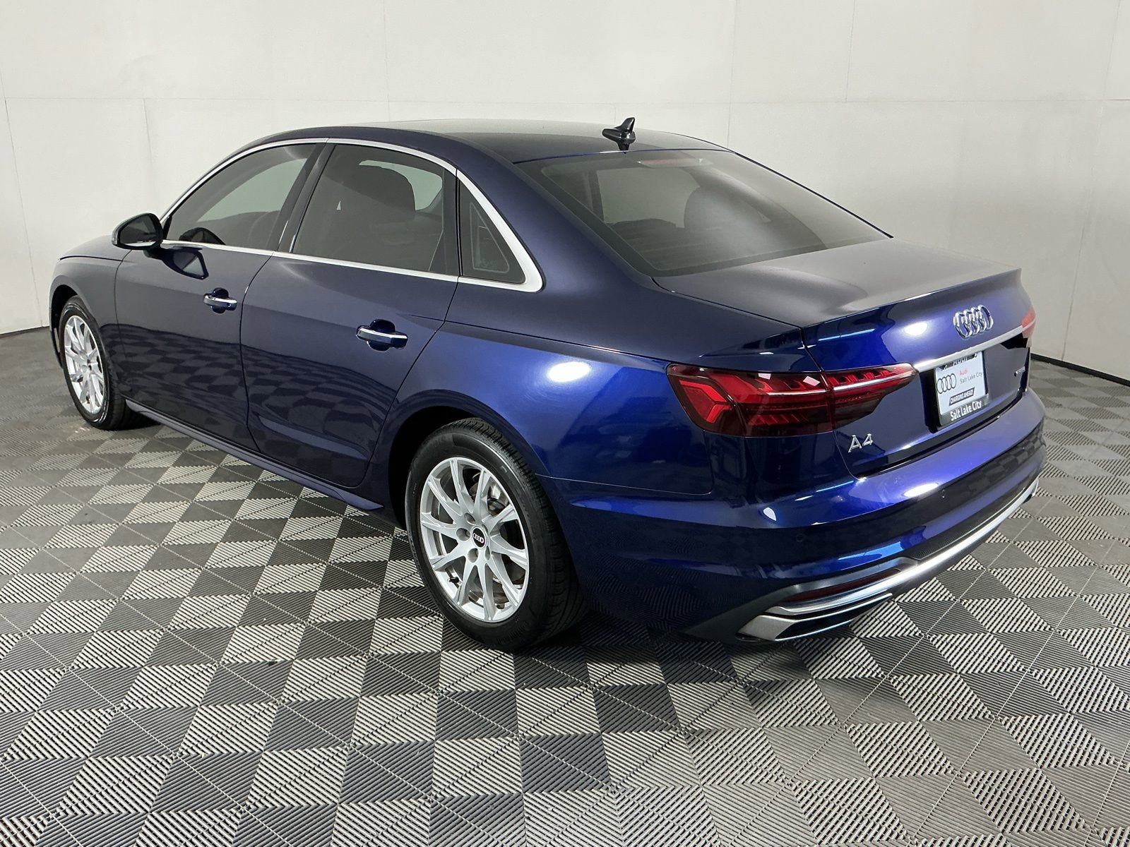 Used 2021 Audi A4 2.0T Premium w/ Convenience Package image 5