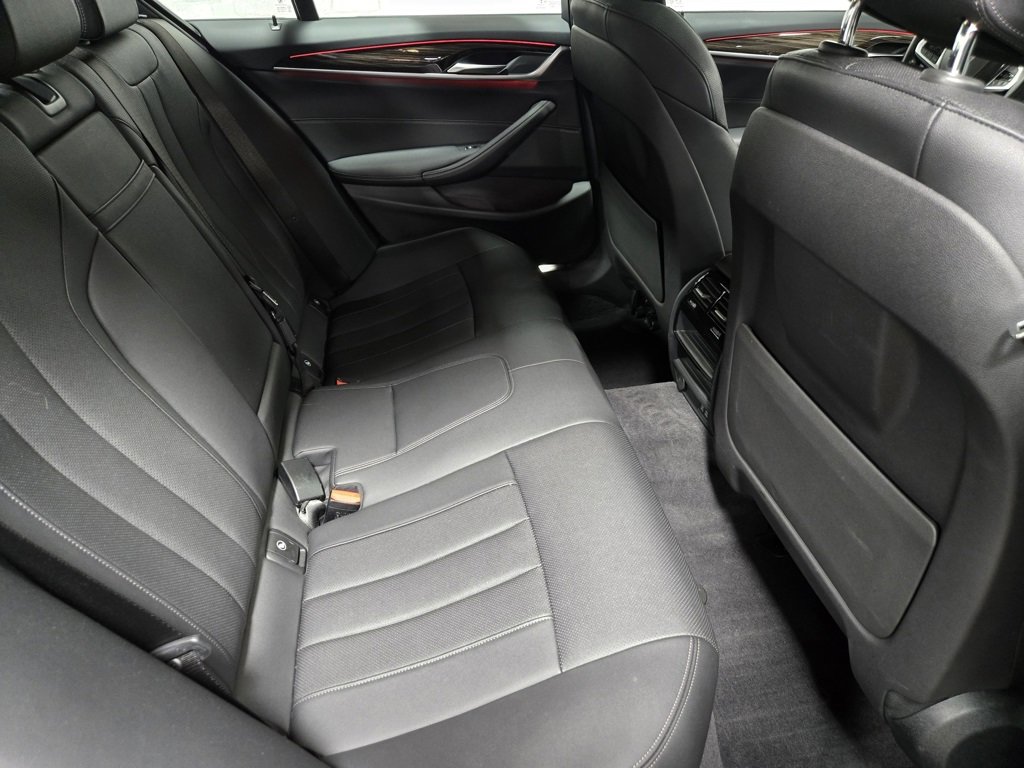 Used 2021 BMW 530e xDrive w/ M Sport Package image 49