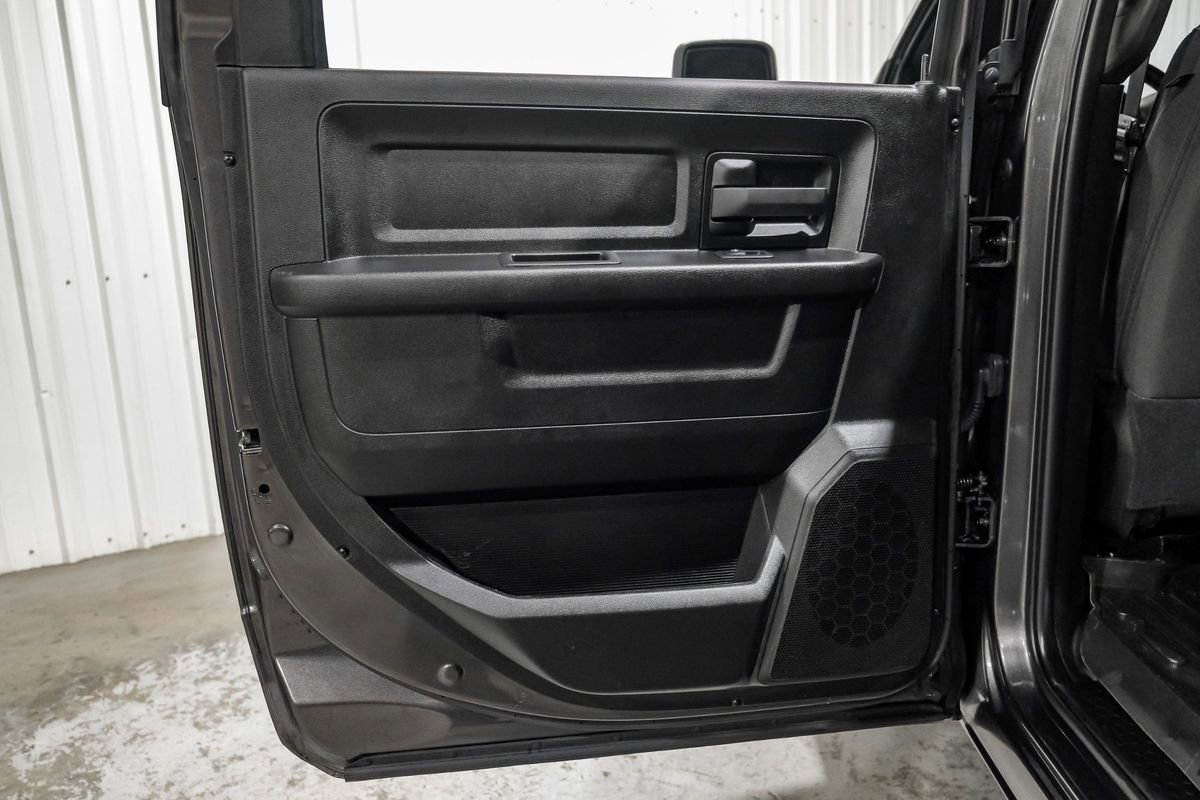 Used 2024 RAM 2500 Tradesman w/ Chrome Appearance Group image 45