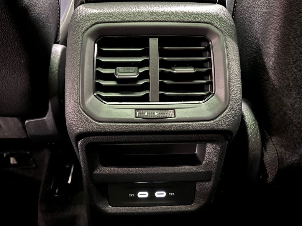 New 2026 Volkswagen Taos SEL image 23