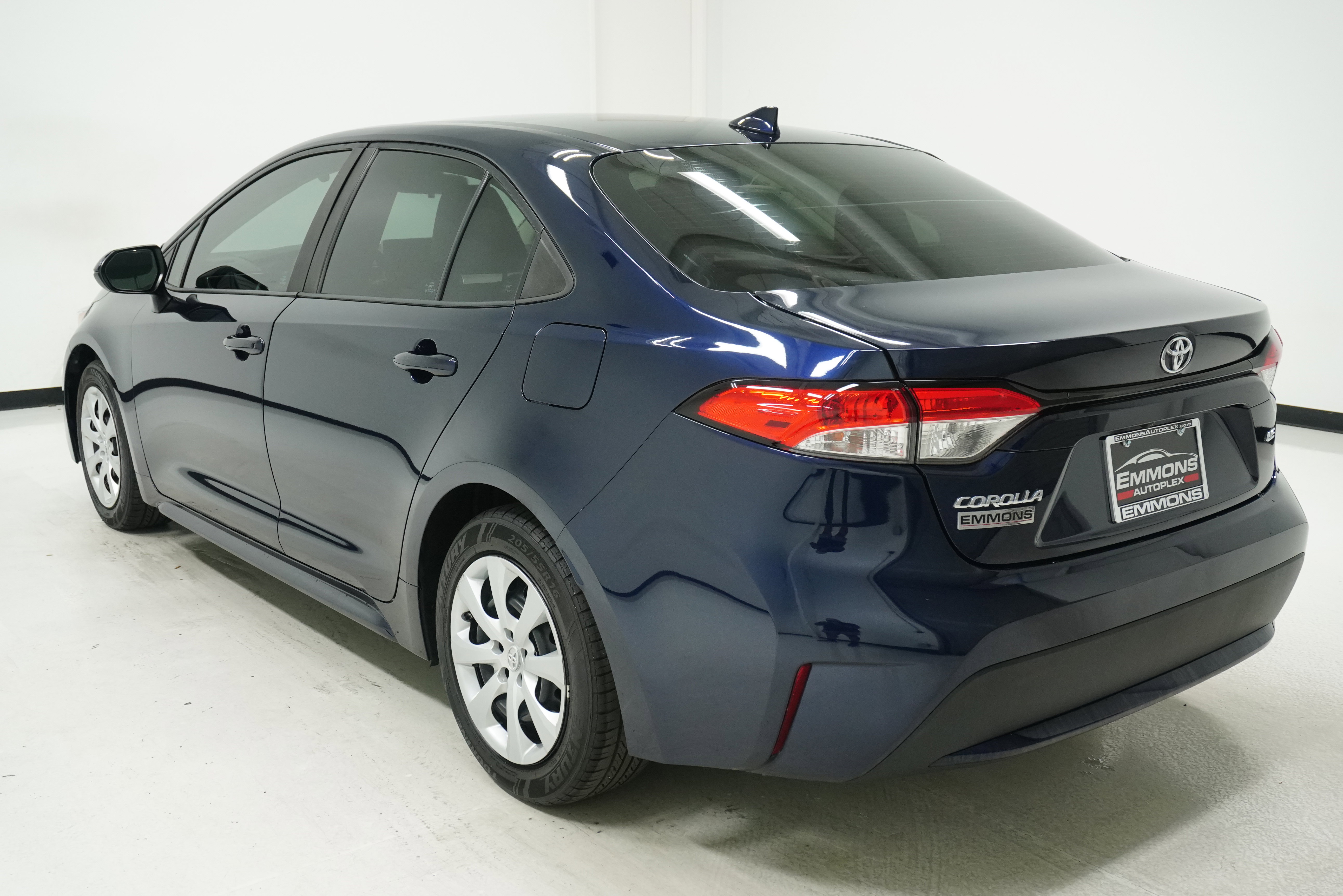 Used 2021 Toyota Corolla LE image 6