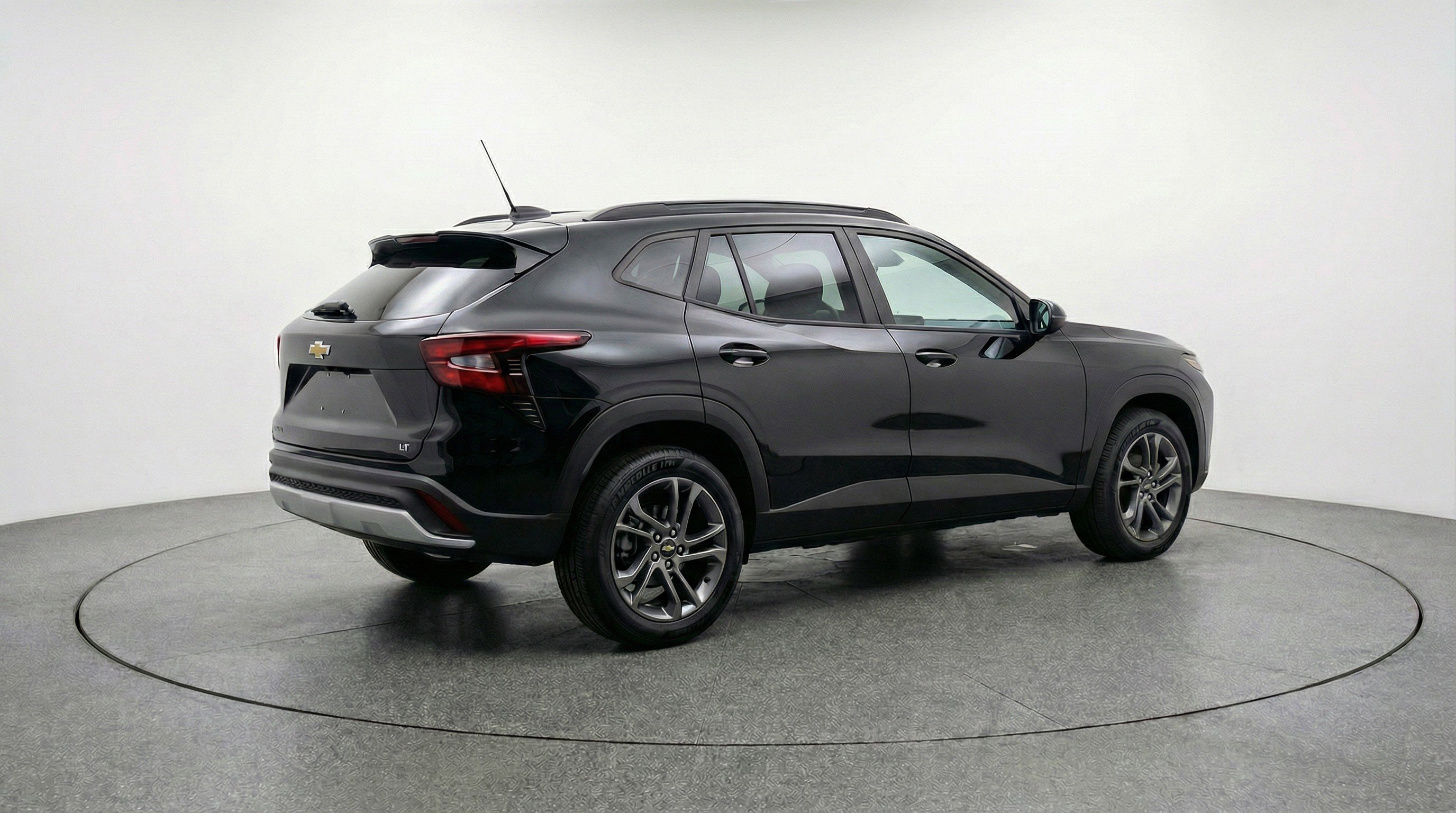 Used 2025 Chevrolet Trax LT image 9