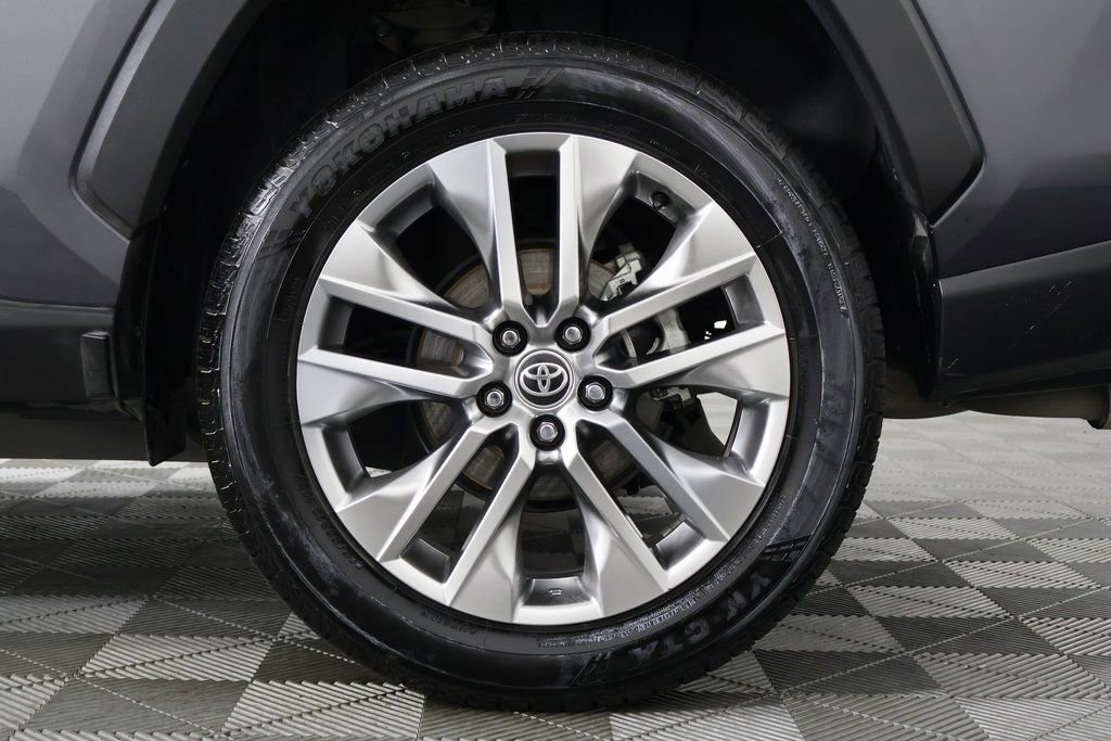 Used 2021 Toyota RAV4 XLE Premium FWD image 16