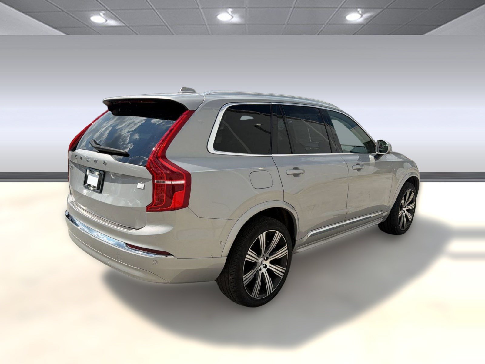 Used 2024 Volvo XC90 T8 Plus w/ Protection Package Premier AWD/4WD image 9