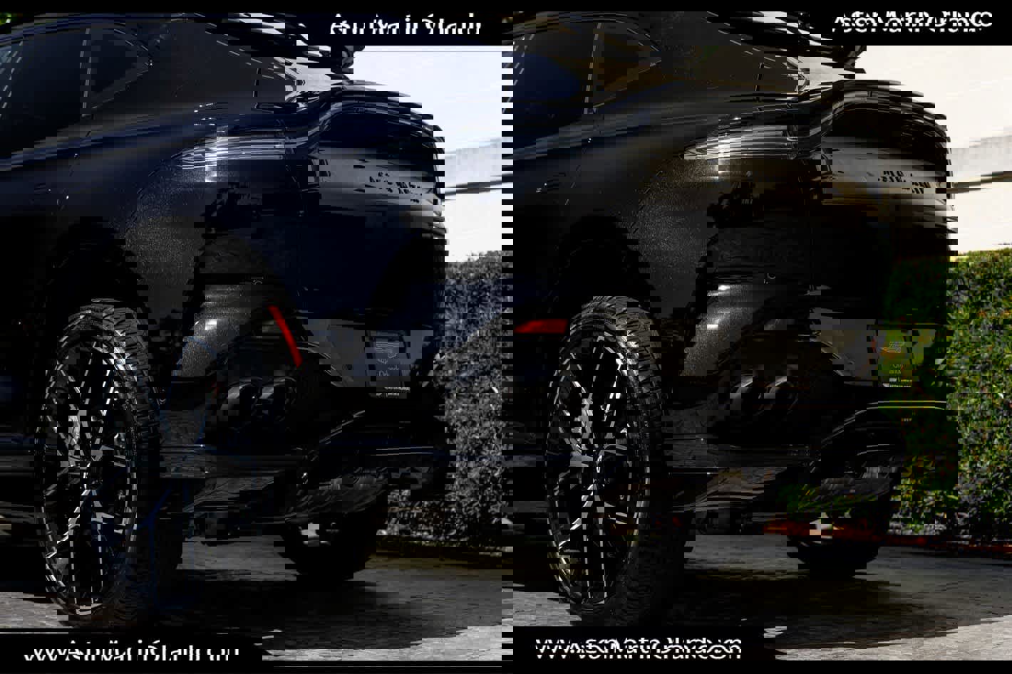 Used 2025 Aston Martin DBX 707 image 35