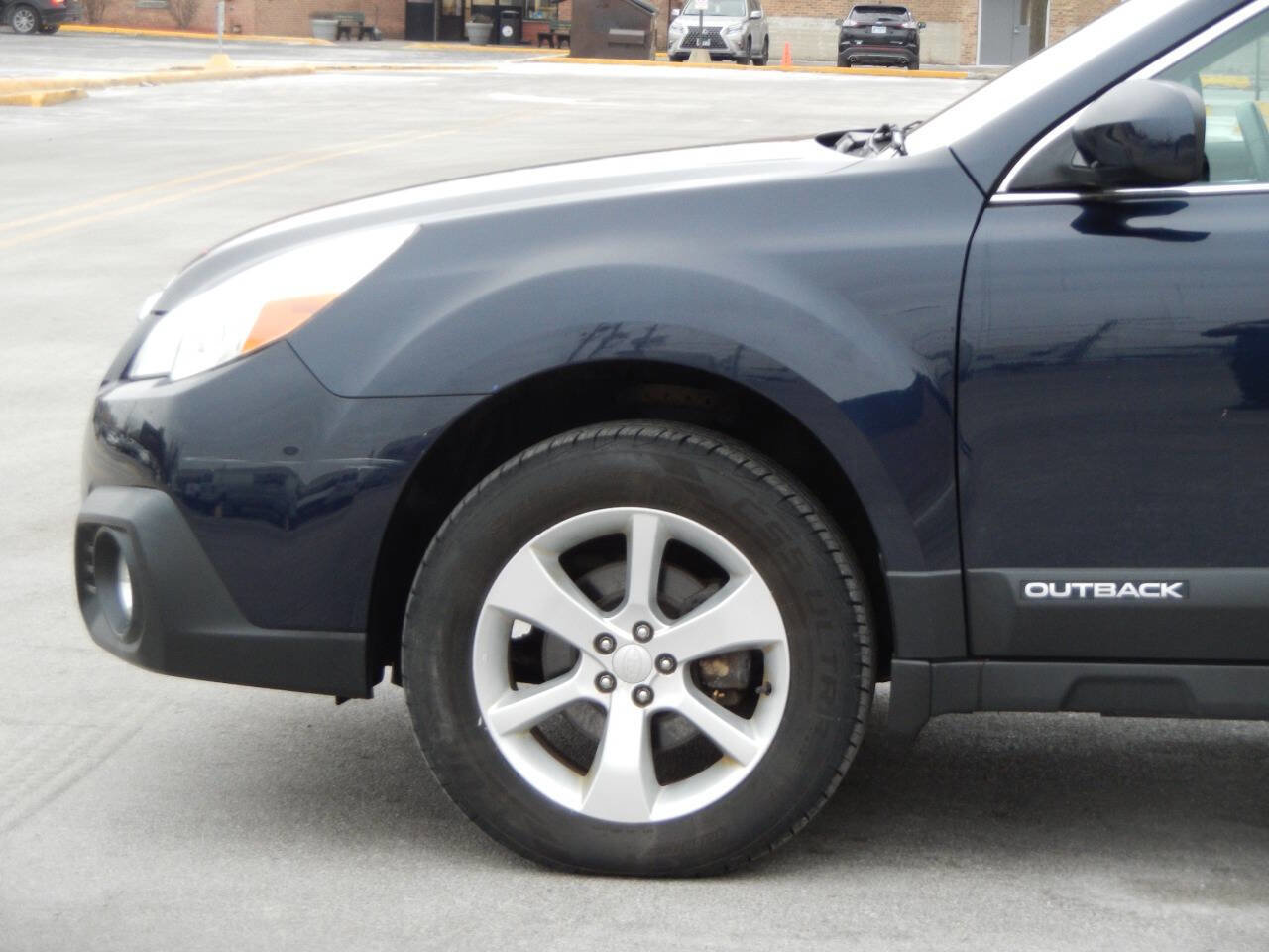 Used 2013 Subaru Outback 2.5i Premium AWD/4WD image 12