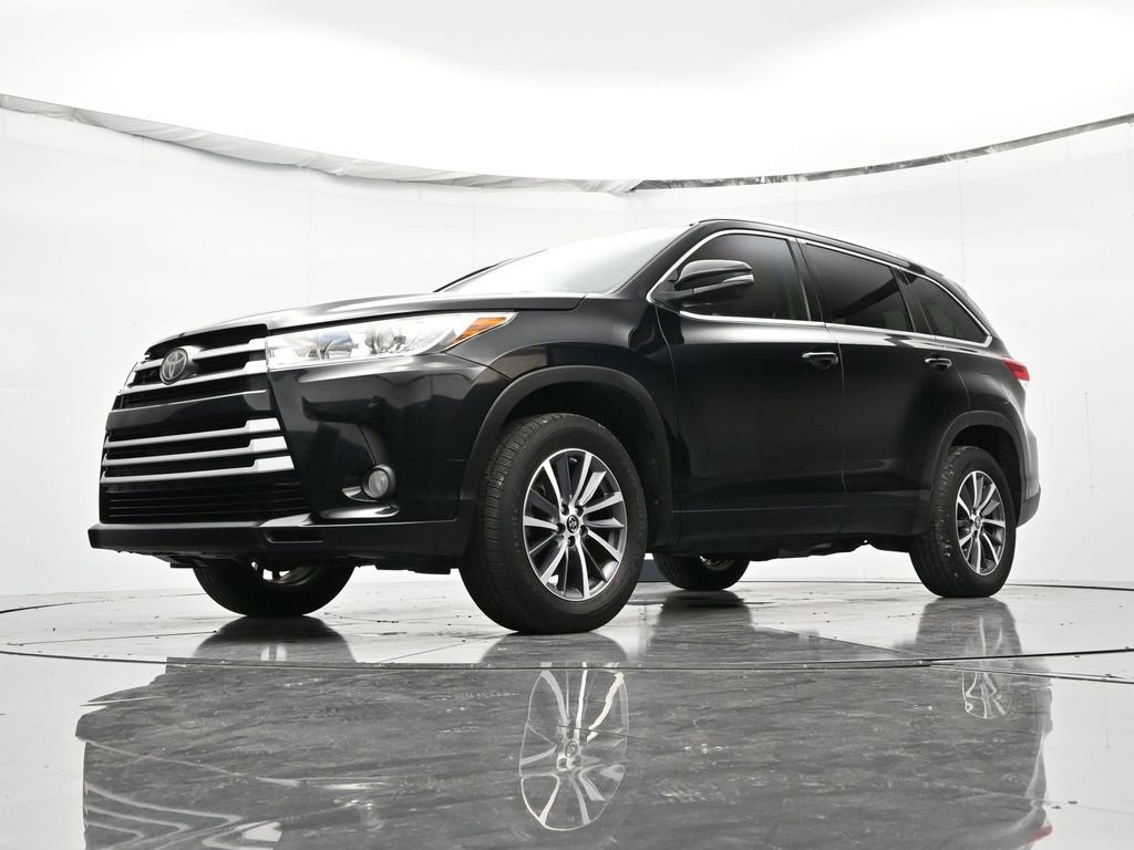 Used 2017 Toyota Highlander image 35