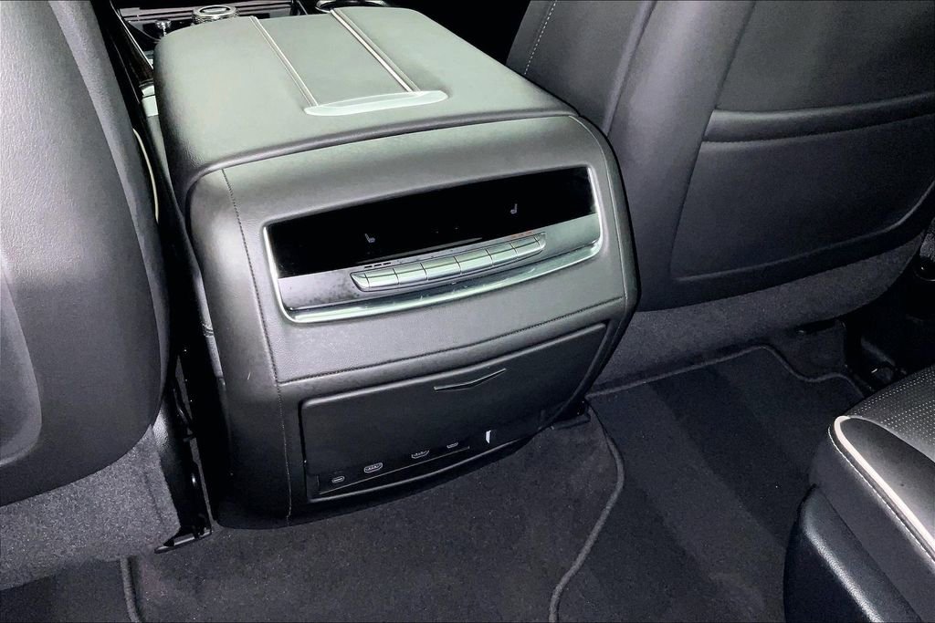 Used 2025 Cadillac Escalade Premium Luxury image 34
