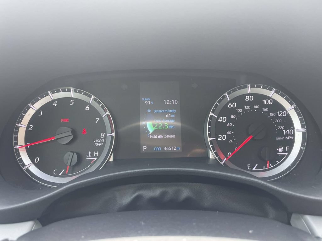 Used 2021 Toyota Highlander LE FWD image 22