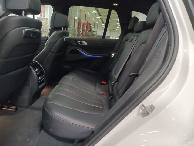Used 2025 BMW X5 xDrive50e image 30