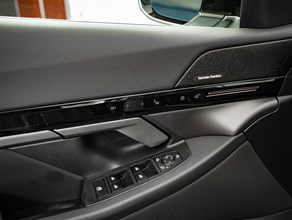 Certified 2025 BMW 530i xDrive AWD/4WD image 25