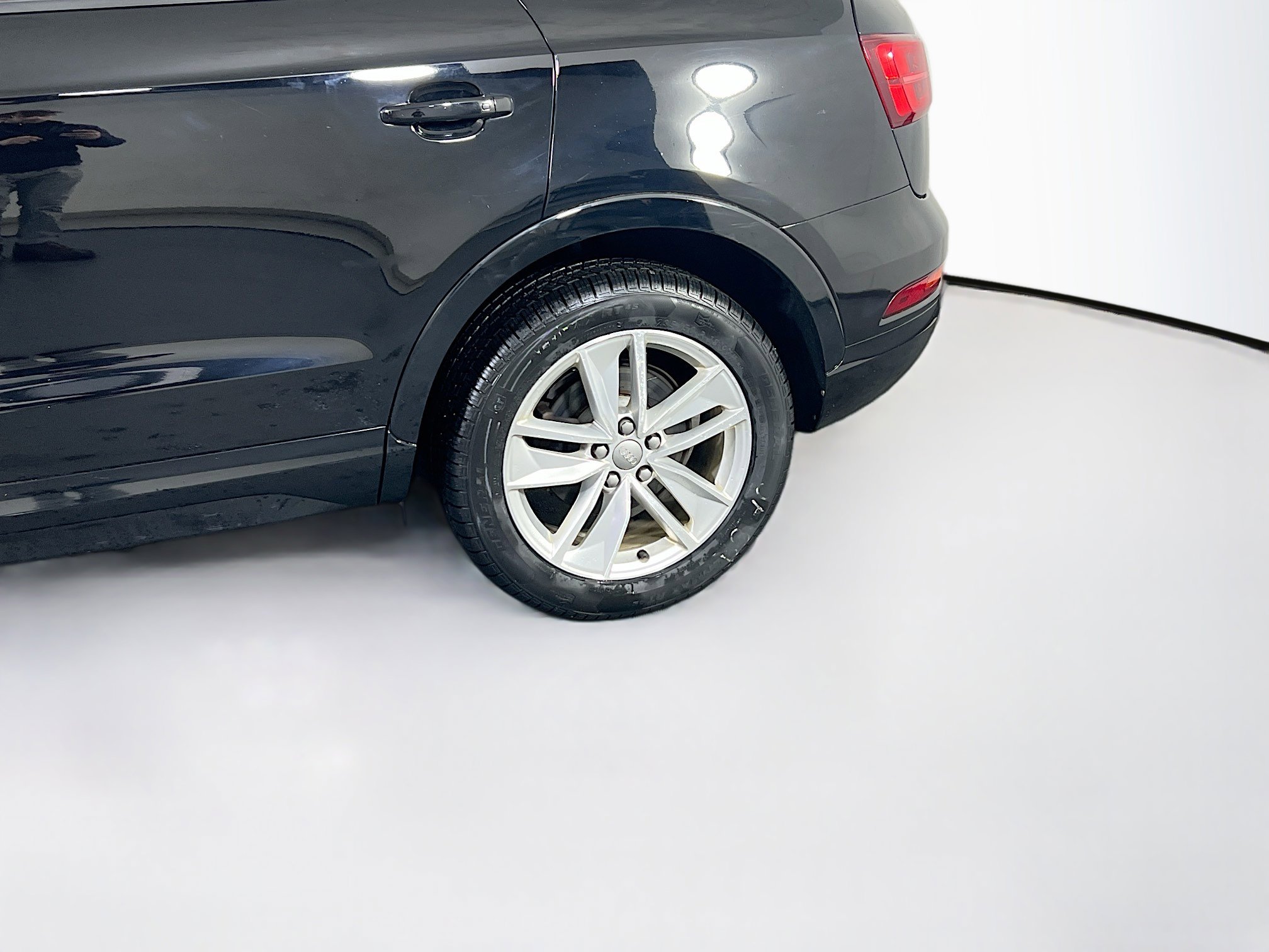 Used 2018 Audi Q3 2.0T Premium w/ Convenience Package image 29