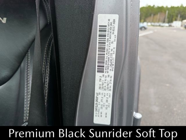 Used 2014 Jeep Wrangler Unlimited Rubicon image 24