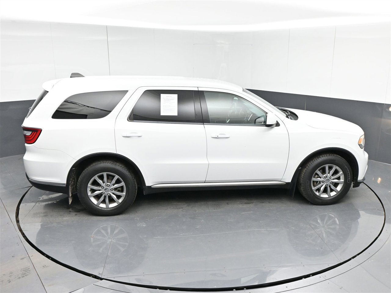 Used 2017 Dodge Durango SXT w/ 3rd Row Seating Group image 23