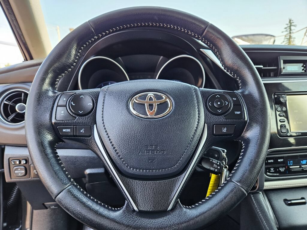 Used 2018 Toyota Corolla iM FWD image 18