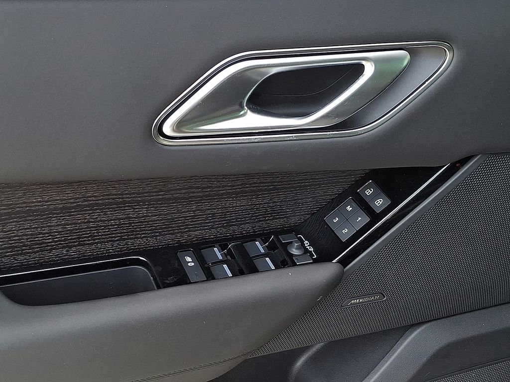 New 2026 Land Rover Range Rover Velar Dynamic SE image 7