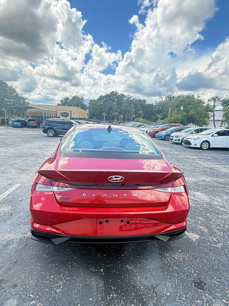 Used 2021 Hyundai Elantra SE FWD image 18