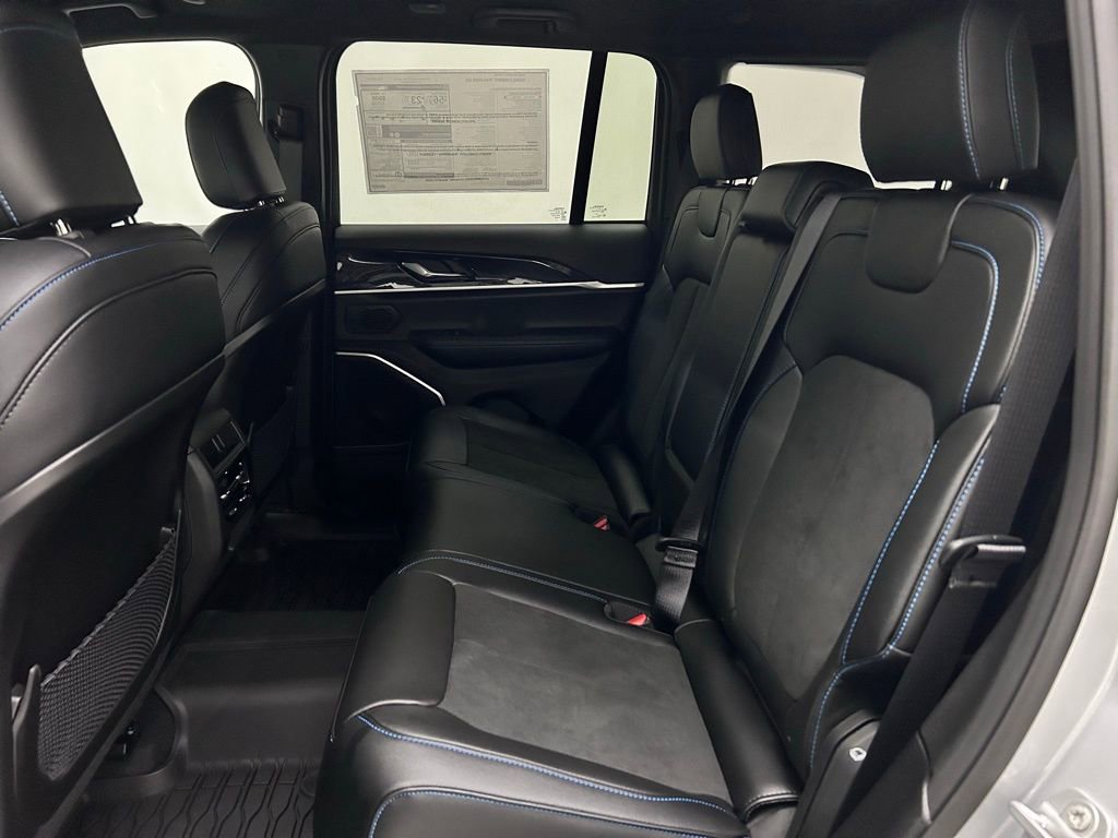 New 2025 Jeep Grand Cherokee Trailhawk w/ Advanced Protech Group II image 23