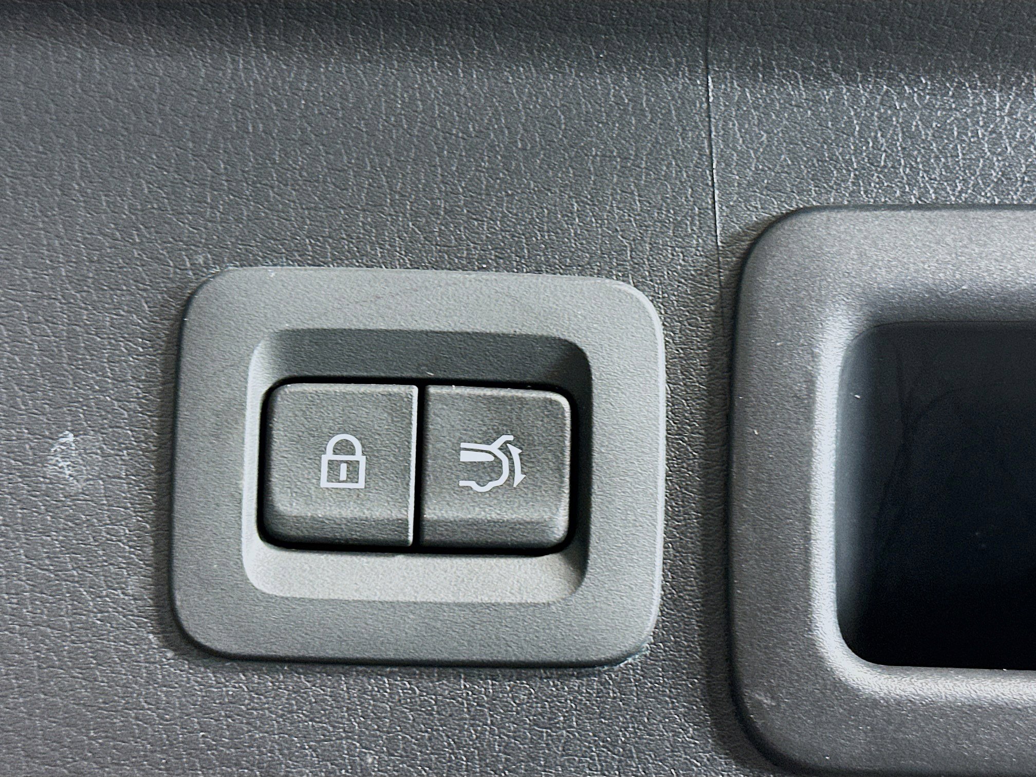 Used 2024 MAZDA CX-30 AWD 2.5 S w/ Premium Package image 32