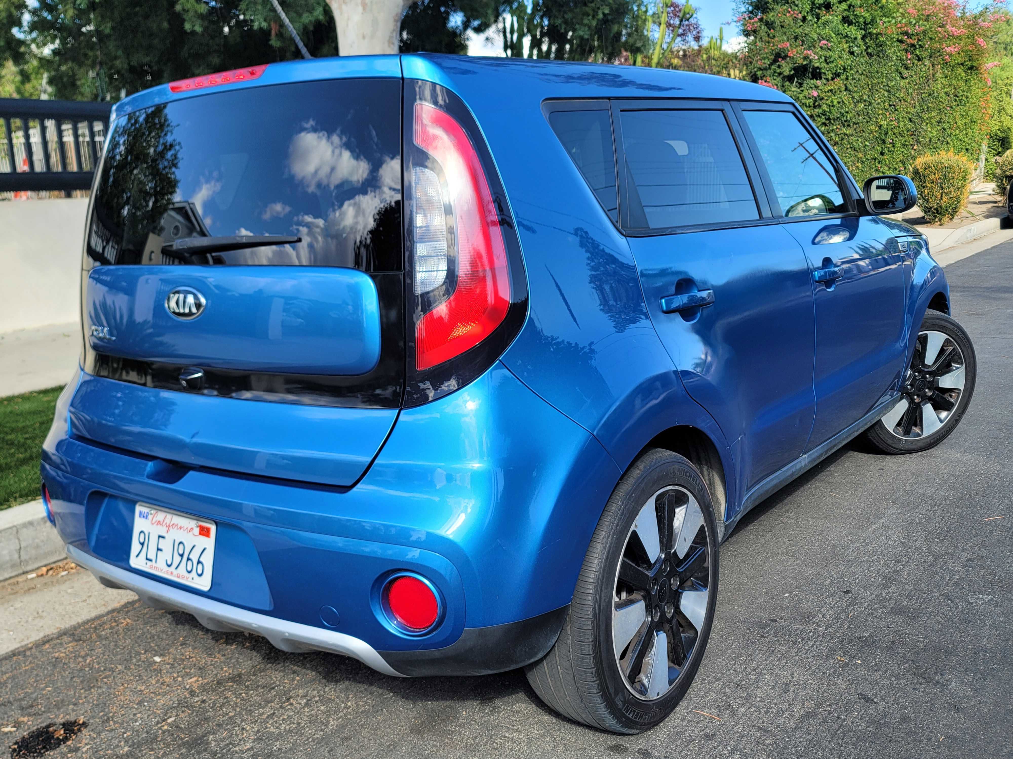 Used 2017 Kia Soul + w/ Designer's Package image 4