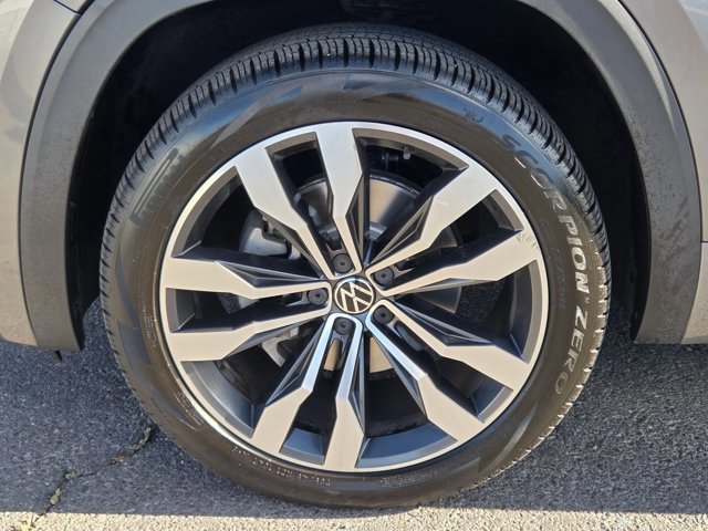 Used 2021 Volkswagen Atlas SEL R-Line image 23