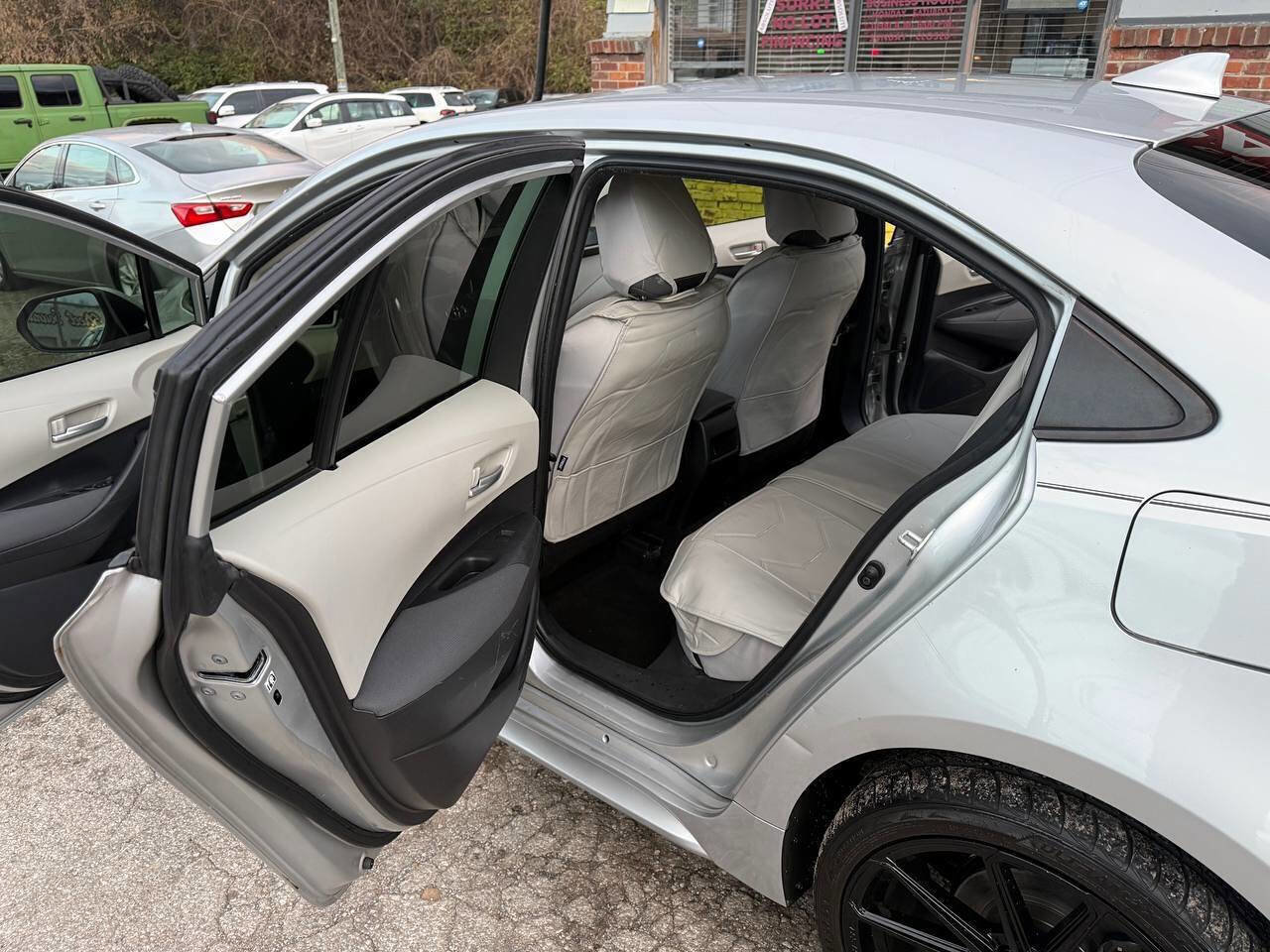 Used 2021 Toyota Corolla LE image 11