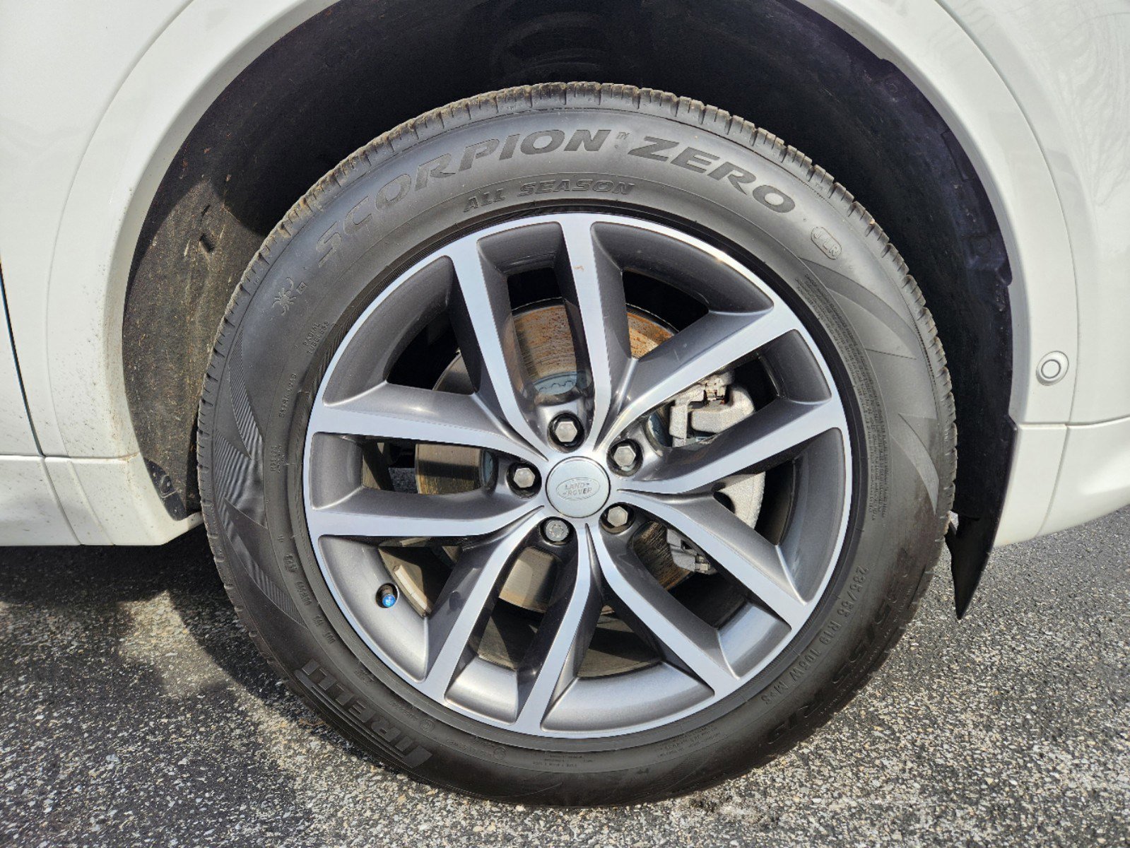 Certified 2024 Land Rover Discovery Sport S image 7