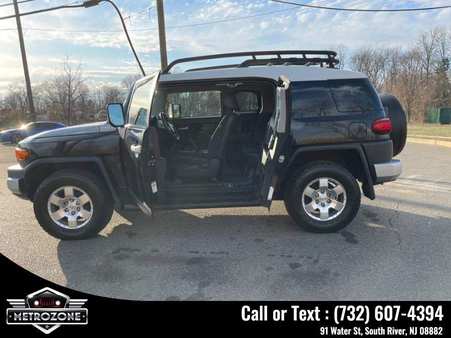 Used 2007 Toyota FJ Cruiser Manual Transmission image 15