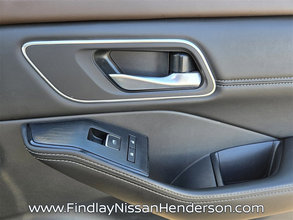 Used 2021 Nissan Rogue SL w/ Premium Package image 19