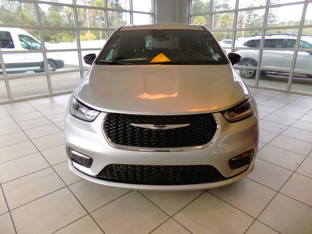 New 2026 Chrysler Pacifica Select image 2