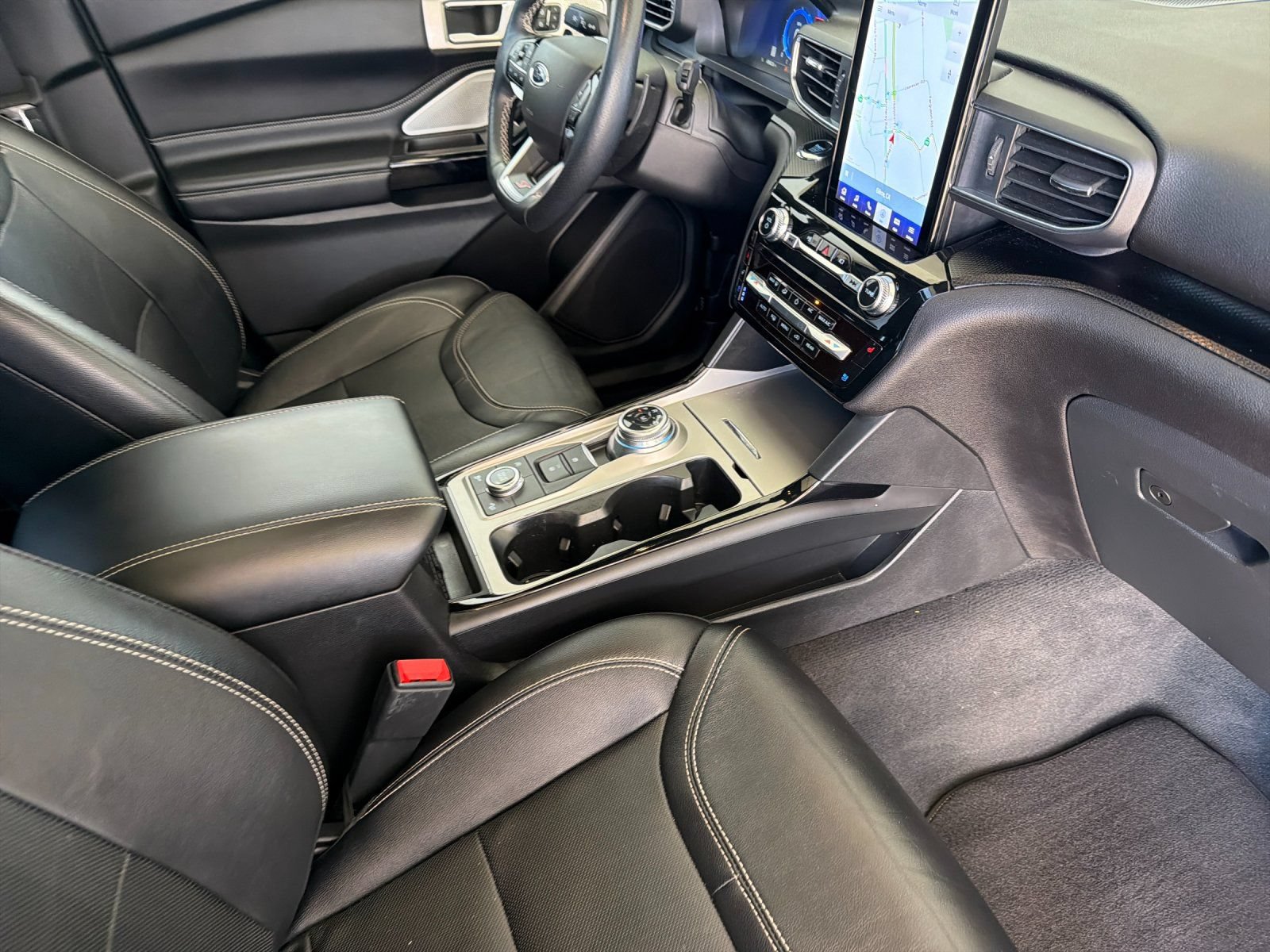Used 2022 Ford Explorer ST w/ Equipment Group 401A AWD/4WD image 18