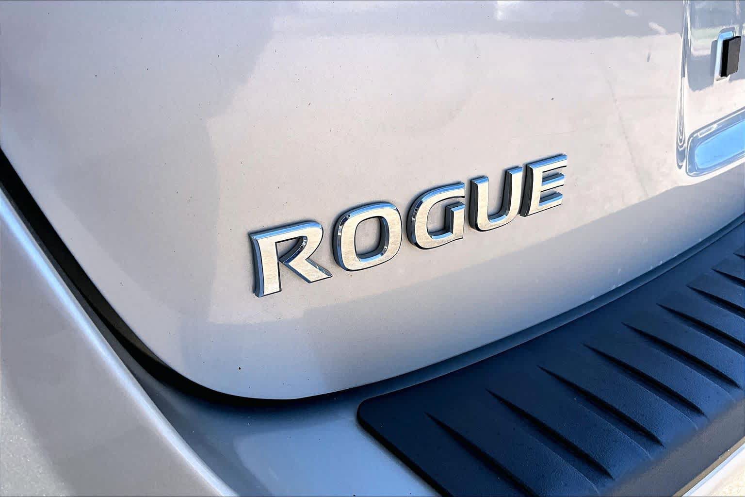 Used 2013 Nissan Rogue SV AWD/4WD image 31