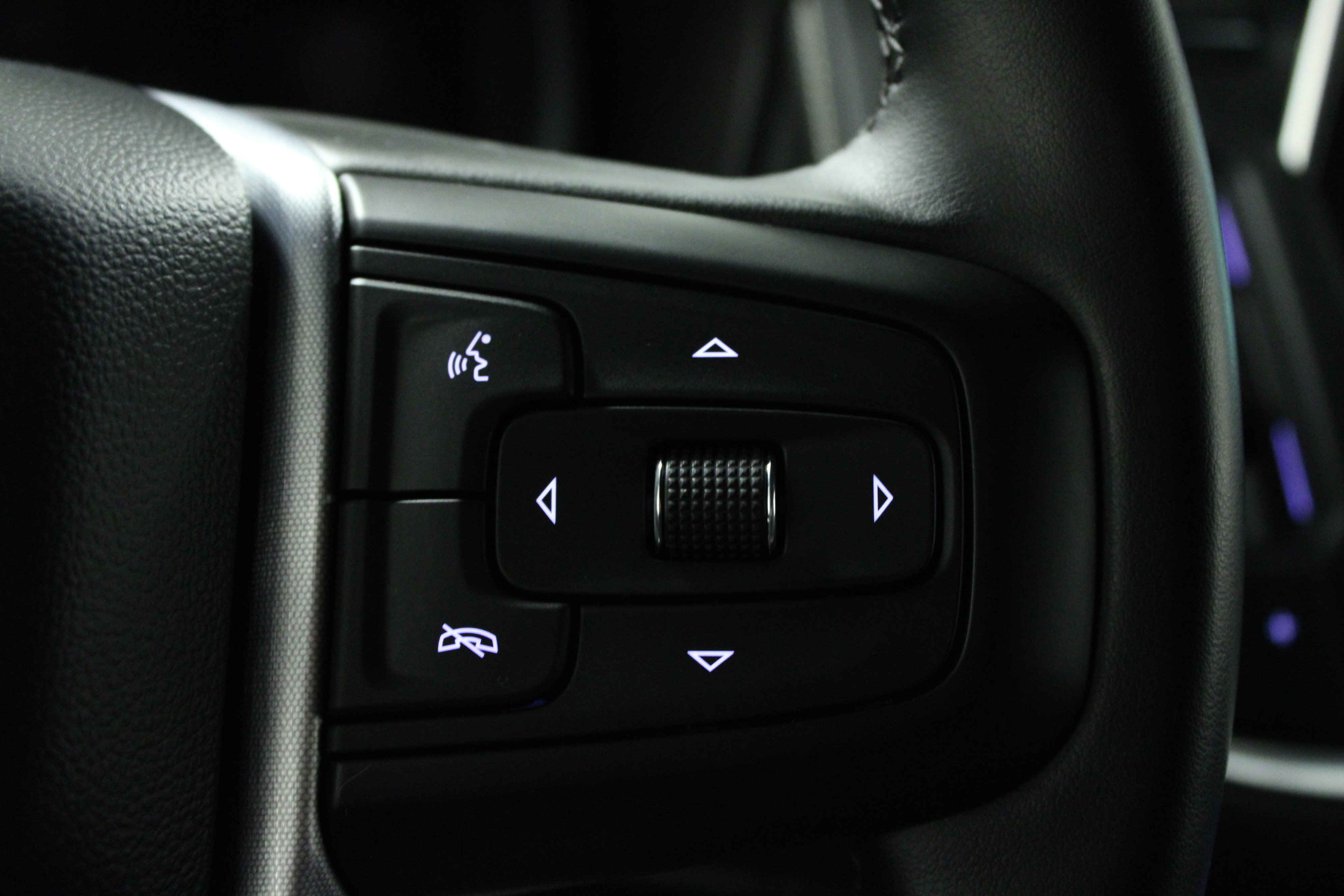 Used 2024 GMC Yukon SLT image 22