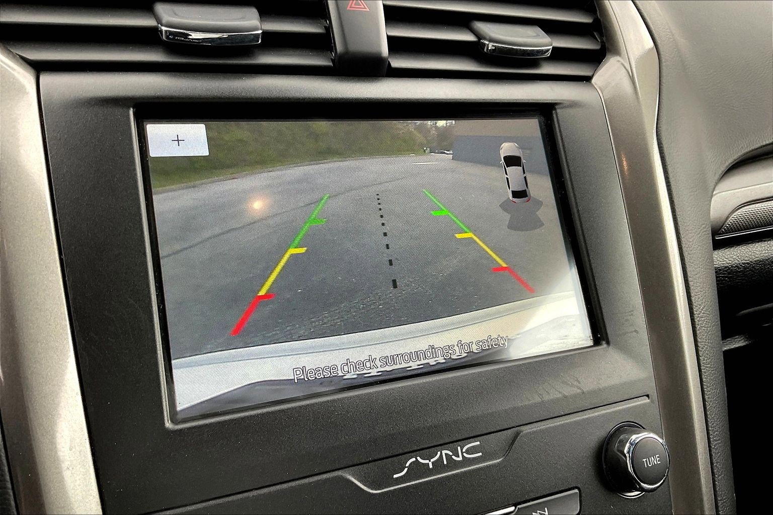 Used 2020 Ford Fusion SE image 14