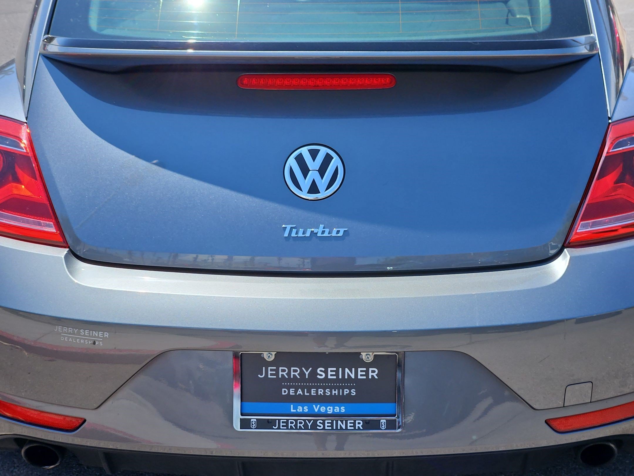 Used 2014 Volkswagen Beetle R-Line FWD image 13