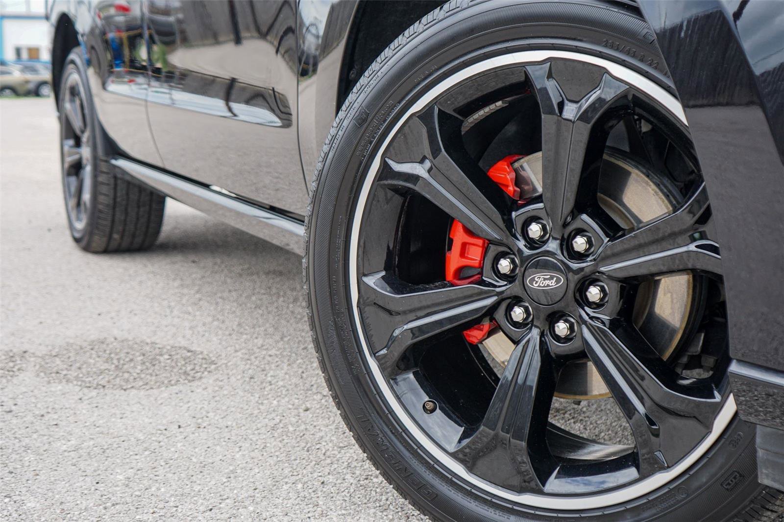 Used 2023 Ford Expedition Limited image 2