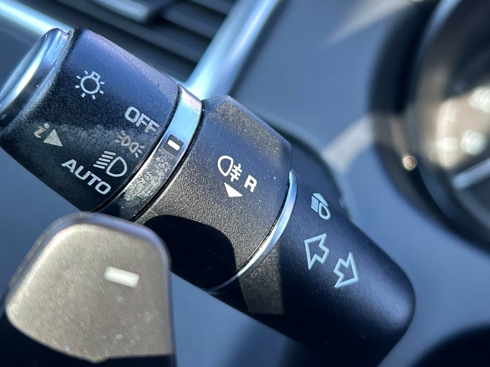 Used 2019 Land Rover Discovery Sport Landmark AWD/4WD image 28