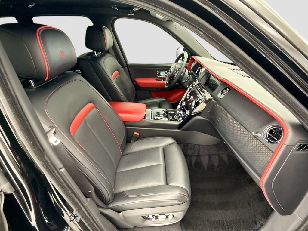 Certified 2022 Rolls-Royce Cullinan Black Badge w/ Dark Exterior Package AWD/4WD image 19