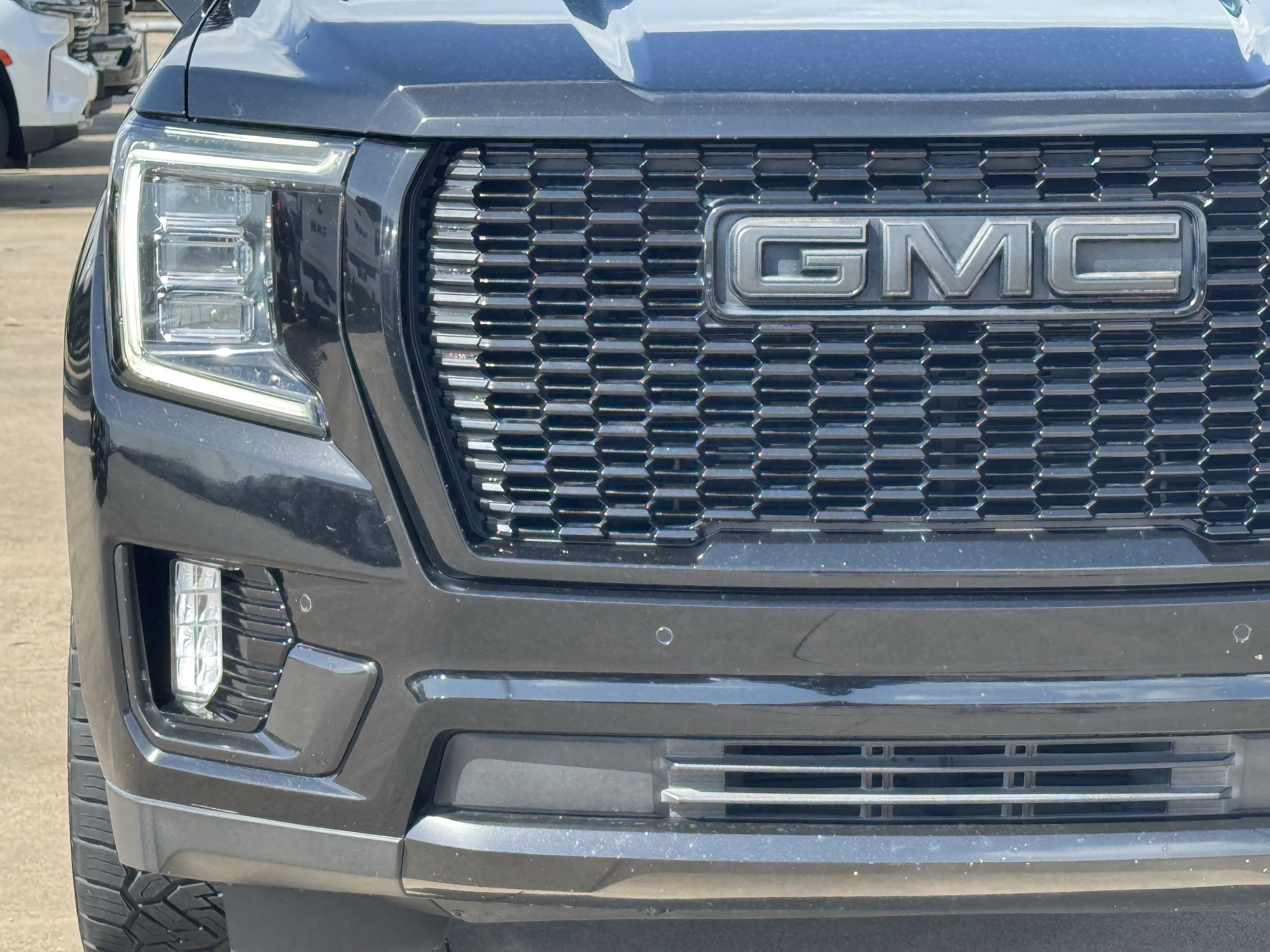 Used 2022 GMC Yukon SLT AWD/4WD image 11